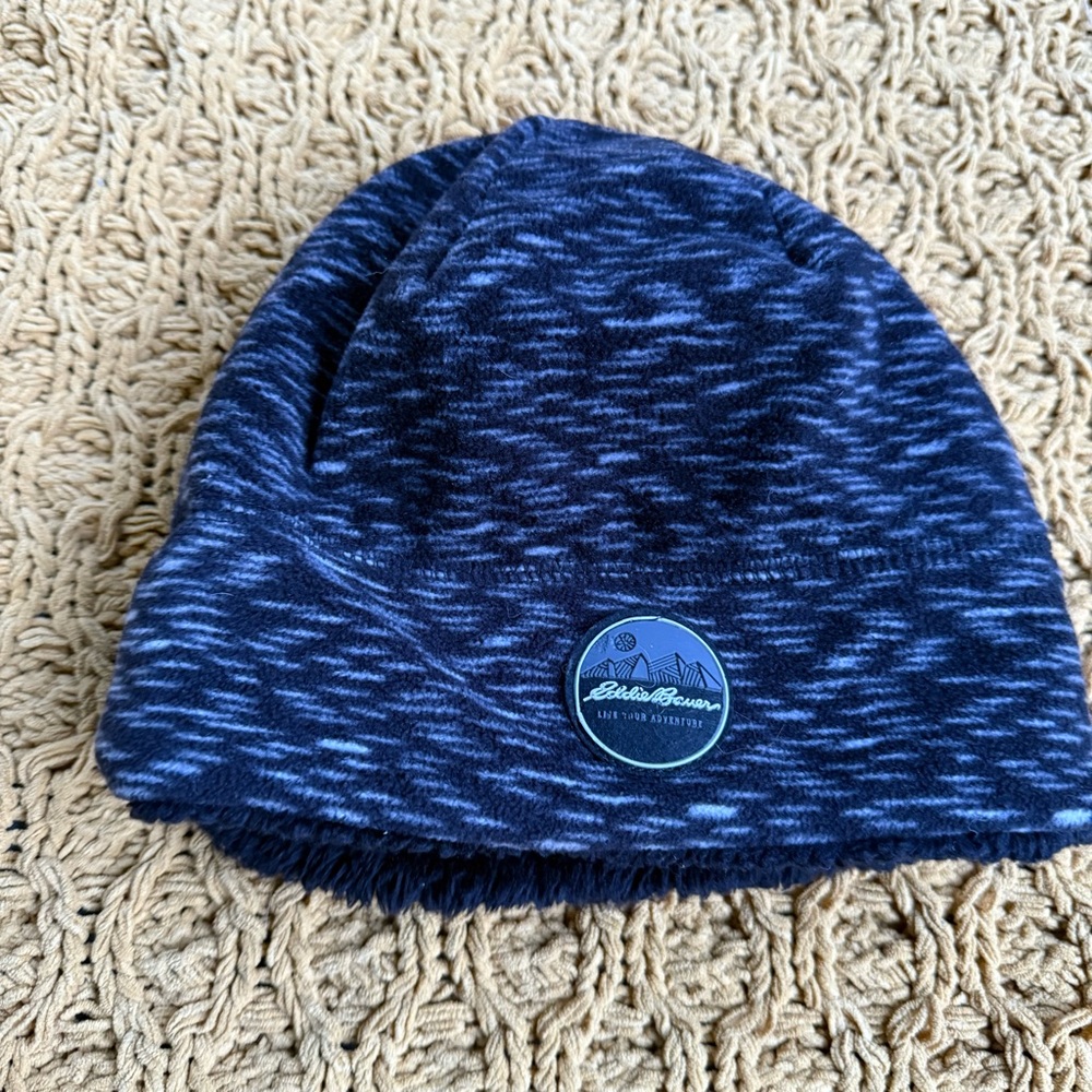 Eddie Bauer Kids Size M/L Soft Fuzzy Plush Fleece Beanie Black White Winter Hat